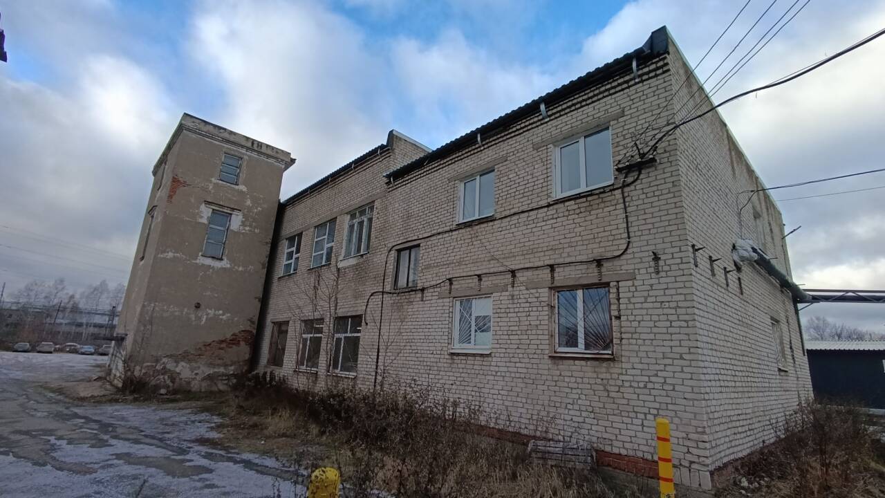 Продам свободного назначения 1367.9 м²